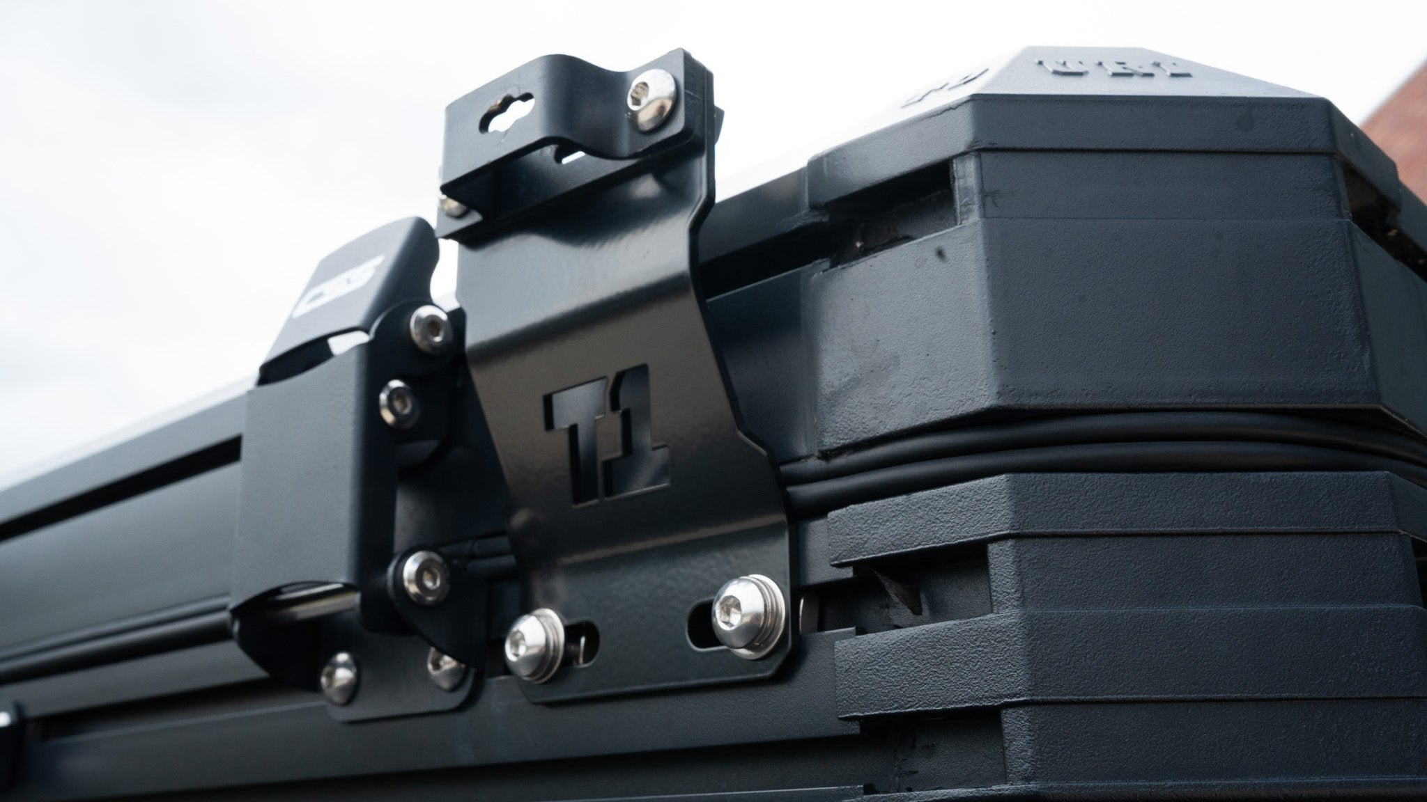 Roof Top Tent Fly Pole Raiser Mounts